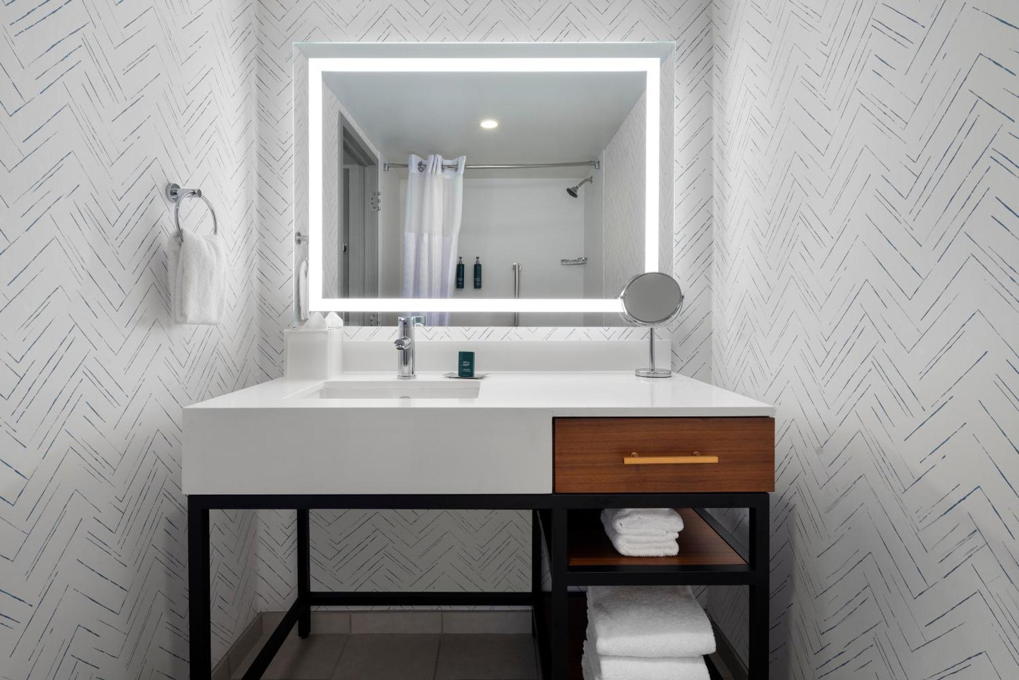 Doubletree By Hilton Hartford Downtown Hotell Exteriör bild