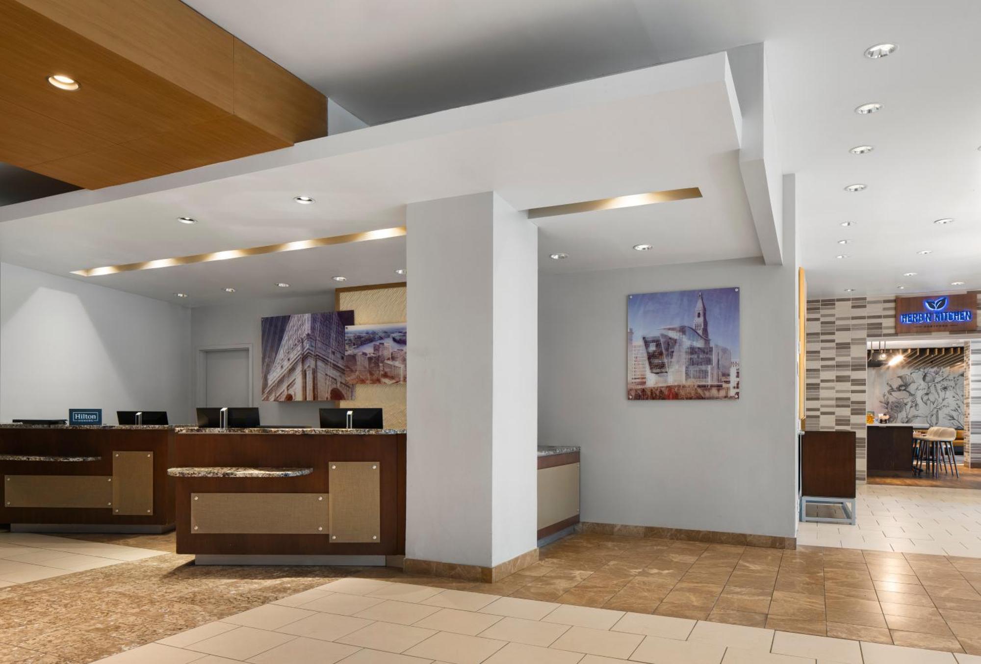 Doubletree By Hilton Hartford Downtown Hotell Exteriör bild